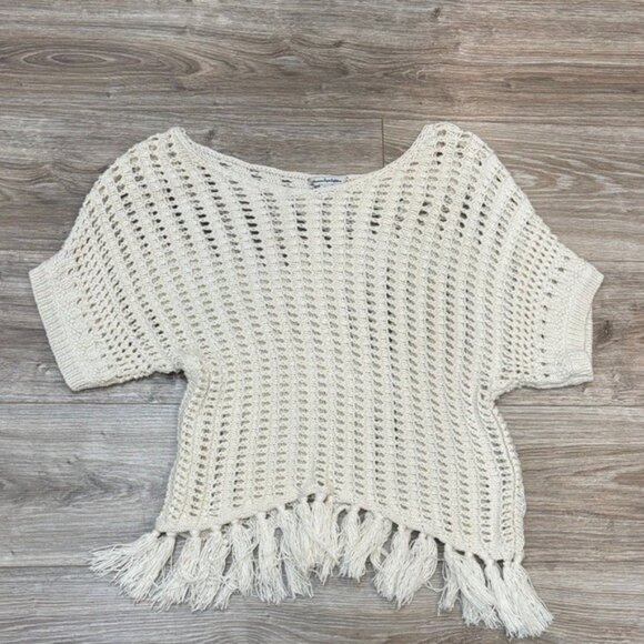 American Eagle Outfitters Cream Fringe KNITED SHORT SLEEVE  Sweater SIZE MEDIUM - Picture 1 of 7